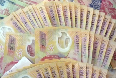 Cẩn trọng với chiêu buôn bán tiền giả 'tung hoành' trên facebook