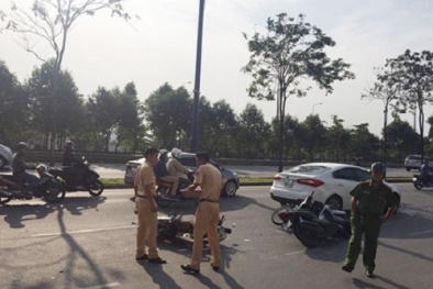 Tai nạn giao thông ngày 10/2: Ô tô tông hàng loạt xe máy, 4 người nhập viện