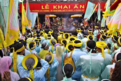 Toàn cảnh lễ hội đền Trần trước giờ khai ấn