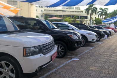 Ô tô mới giảm giá, xe cũ tìm khách, đẩy hàng