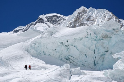 Chinh phục đỉnh Everest ở... tuổi 85