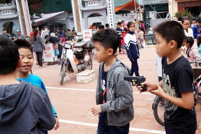 Hiểm họa khôn lường từ súng đồ chơi