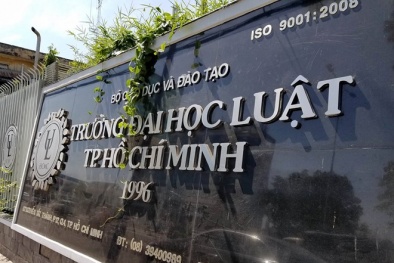  ĐH Luật TP.HCM lên tiếng vụ việc sinh viên bị đình chỉ học vì mang giáo trình photo vào trường.