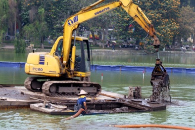Lấy ý kiến các nhà khoa học về phương pháp làm sạch hồ Gươm
