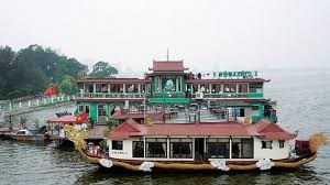 Nhận 'tối hậu thư' di dời khẩn cấp, nhà thuyền hồ Tây nói gì?