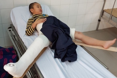 Học sinh bị taxi đâm ngã, Hiệu trưởng đi thẳng vào phòng Hội đồng