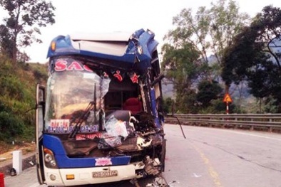 Tai nạn giao thông: Đổ đèo Lò Xo, xe chở khách mất phanh