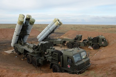 Tên lửa S-400 Triumf Nga hạ gục mục tiêu chớp nhoáng ở cự ly 400km