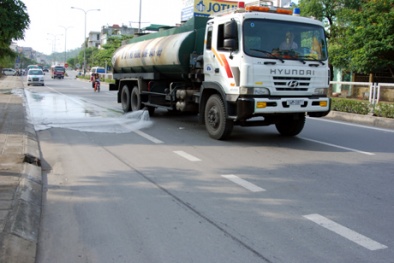 Hà Nội tốn 70 tỷ đồng rửa đường mỗi năm
