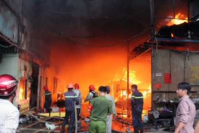 Cháy nhà 4 người chết ở Bình Dương: Đến chết, mẹ vẫn ôm con trong lòng