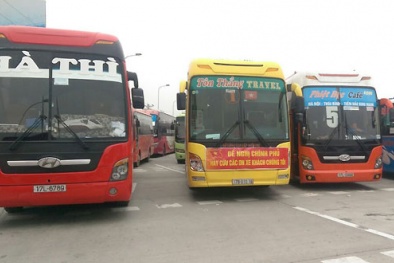 Gần 100 xe khách 'rủ nhau' lên cao tốc phản đối phân luồng