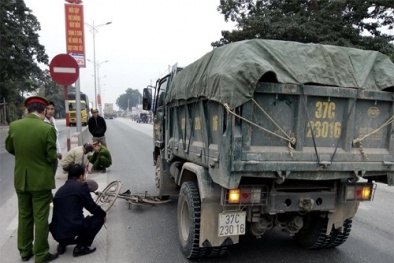 Tai nạn giao thông ngày 28/2: Cụ ông 85 tuổi bị xe tải đâm văng, tử vong