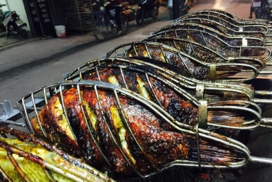 Cá nướng kiểu Tây Bắc: Xe đẩy vỉa hè kiếm 3 triệu/ngày