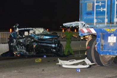 Tai nạn trên cầu Sài Gòn khiến một cô gái tử vong