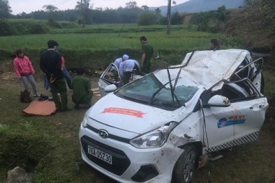 Tai nạn giao thông ngày 6/3: Xe tải tông sập nhà, cháu bé bò ra từ đống đổ nát