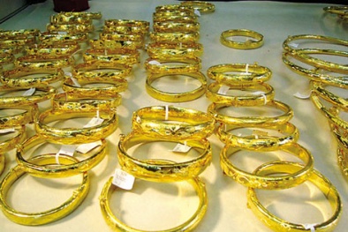 Giá vàng hôm nay 8/3: Chìm sâu trong giảm giá khi đồng USD 'nhảy nhót' tăng cao