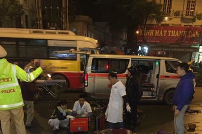  Tin mới nhất tai nạn nghiêm trọng: 'Xe điên' lao hàng loạt xe máy trên đường Nguyễn Văn Cừ