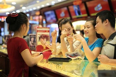 Cập nhật giá vàng trưa nay 9/3/2017: Chốt buổi sáng vàng lại ‘rơi tự do’