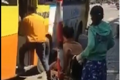 Đình chỉ tài xế, nhân viên xe buýt từ chối chở người khuyết tật