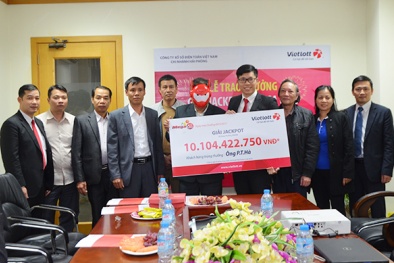 Xổ số Vietlott: Tỷ phú Jackpot người Quảng Ninh đến lĩnh hơn 10 tỷ đồng