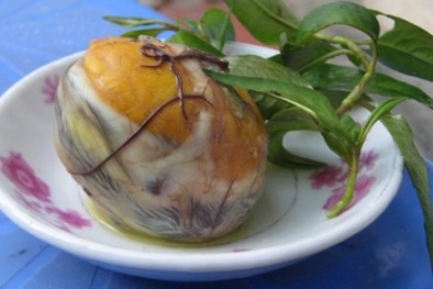 Lợi bất cập hại từ việc ăn quá nhiều trứng vịt lộn 