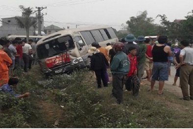 Tin mới nhất vụ xe khách đi lễ bị tai nạn làm 2 thanh niên thương vong
