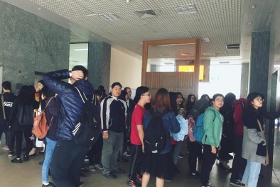 Cần gì phải sang Nhật, cứ nhìn văn hóa xếp hàng ở Đại học Ngoại thương!