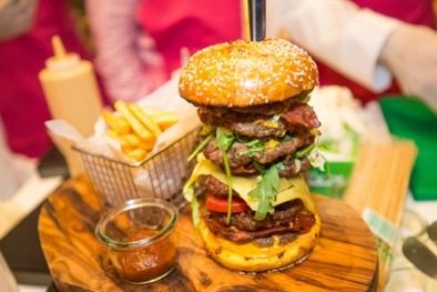 Chiếc bánh burger 10.000 USD ở Dubai có gì đặc biệt?