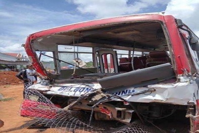 Tin mới vụ tai nạn giao thông nghiêm trọng khiến 19 người thương vong