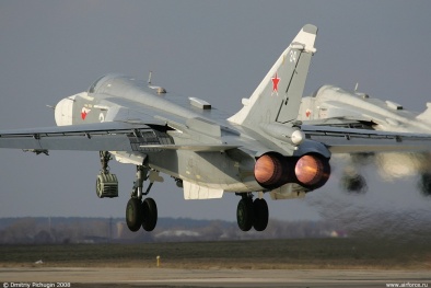 Chiến đấu cơ Su- 24 Fencer: ‘Nắm đấm thép’ của Nga có thể mang 8 tấn bom đạn