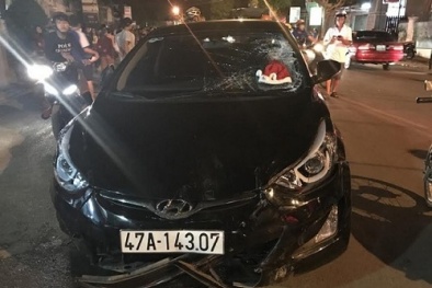 Tai nạn giao thông ngày 20/3: Ô tô tông liên hoàn 3 xe máy, 8 người nhập viện