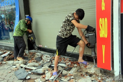 Hà Nội: Hoang mang nước sinh hoạt ngấm nước bể phốt, bốc mùi hôi thối