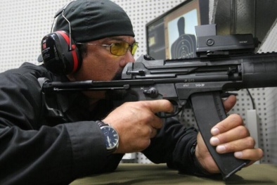 Uy lực vượt trội của súng trường tiến công AEK-971 Nga