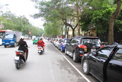 Hà Nội: Xe ô tô chuyển từ đỗ chéo sang đỗ dọc