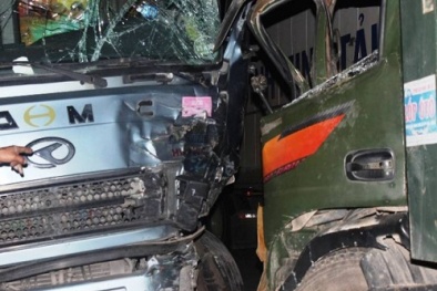 Tai nạn giao thông ngày 23/3: 3 tài xế gãy chân tay sau tai nạn liên hoàn