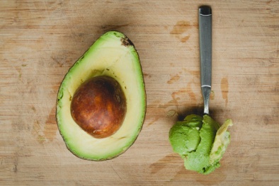 Quả bơ không 'bổ ngang cũng bổ dọc' như nhiều người vẫn tưởng