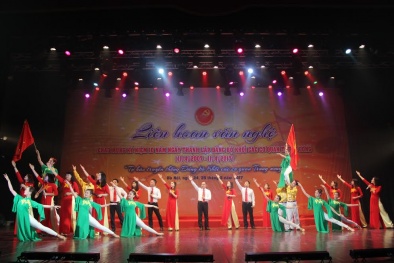  Liên hoan văn nghệ kỷ niệm 10 năm thành lập Đảng bộ Khối các cơ quan Trung ương