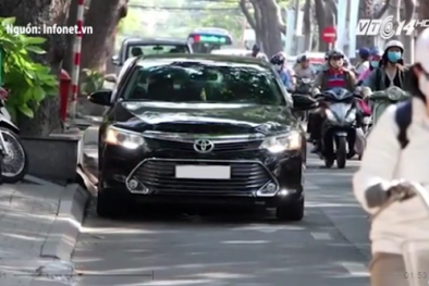 TP HCM: Sợ bị phạt, tài xế lách luật bằng cách bật đèn khẩn cấp