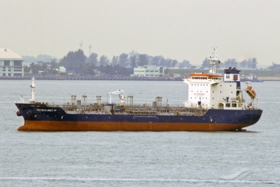 Huy động phương tiện tìm kiếm 9 thuyền viên mất tích trên biển