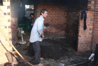 'Phù phép' hạt tiêu lép thành hạt tiêu ngon nhờ phẩm màu, kiếm lời 2.5 triệu/ ngày