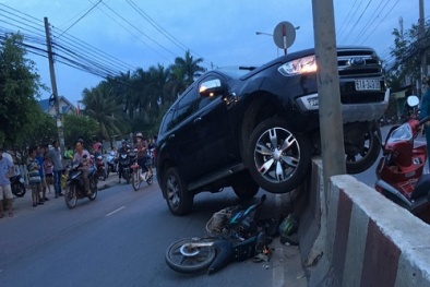 Tai nạn giao thông ngày 30/3: Hai phụ nữ bị ô tô 'điên' cuốn vào gầm
