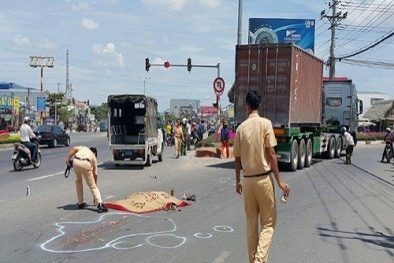 Tai nạn giao thông ngày 31/3: Container cuốn xe máy vào gầm, 2 người tử vong