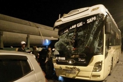 Tin mới vụ tai nạn xe khách nghiêm trọng 6 người thương vong