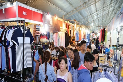 Nhiều hàng giảm giá tại hội chợ hàng tiêu dùng năm 2017