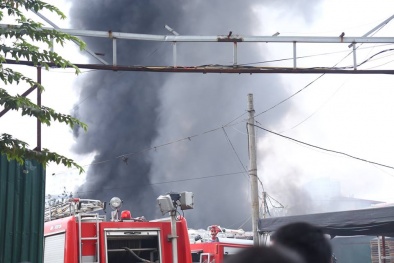 Hà Nội: Cháy lớn gara ô tô tại Cầu Giấy