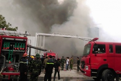 Đám cháy lớn khói 'ngút trời' gần tòa nhà KeangNam - Hà Nội