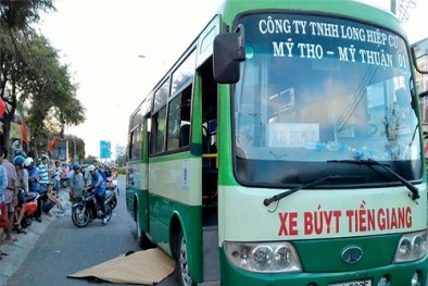 Tai nạn giao thông ngày 7/4: Lái ô tô lao lên vỉa hè tông chết người rồi bỏ trốn