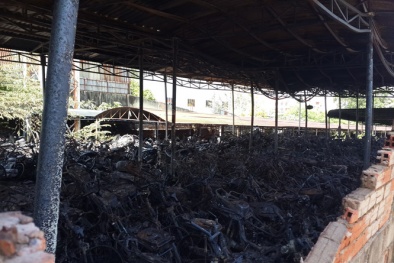 Hàng trăm xe máy vi phạm giao thông đang tạm giữ bị thiêu rụi