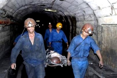 Quảng Ninh: Gánh cơm cho thợ mỏ, một công nhân bị ngã tử vong