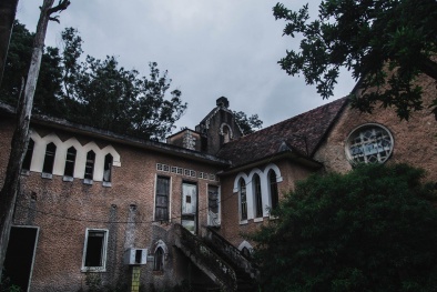 Khám phá tu viện bỏ hoang ở Đà Lạt mang phong cách cổ kính châu Âu 
